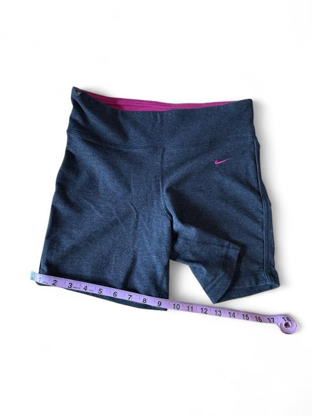 nike shorts grey & pink - Picture 3 of 6